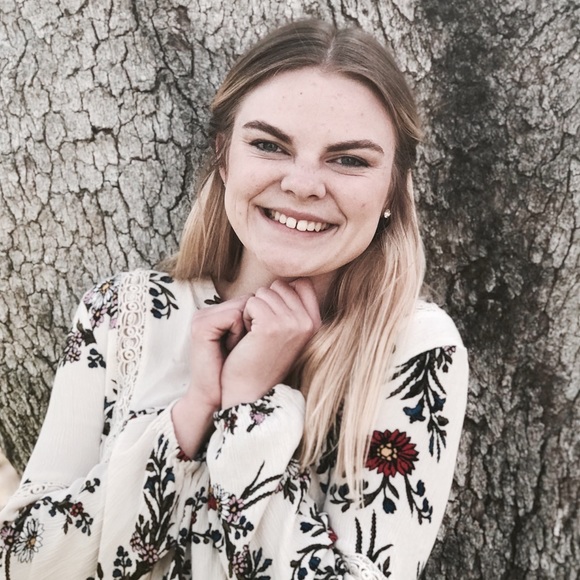 Meet your Posher, Emma - Picture 1 of 1